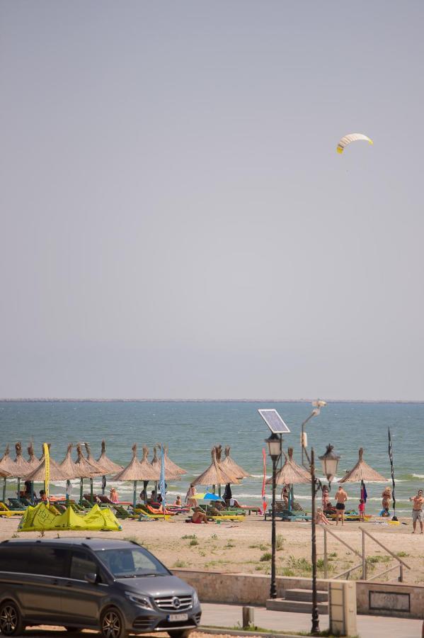 Apartment Summerland Mamaia Extérieur photo