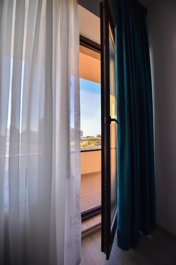 Apartment Summerland Mamaia Extérieur photo